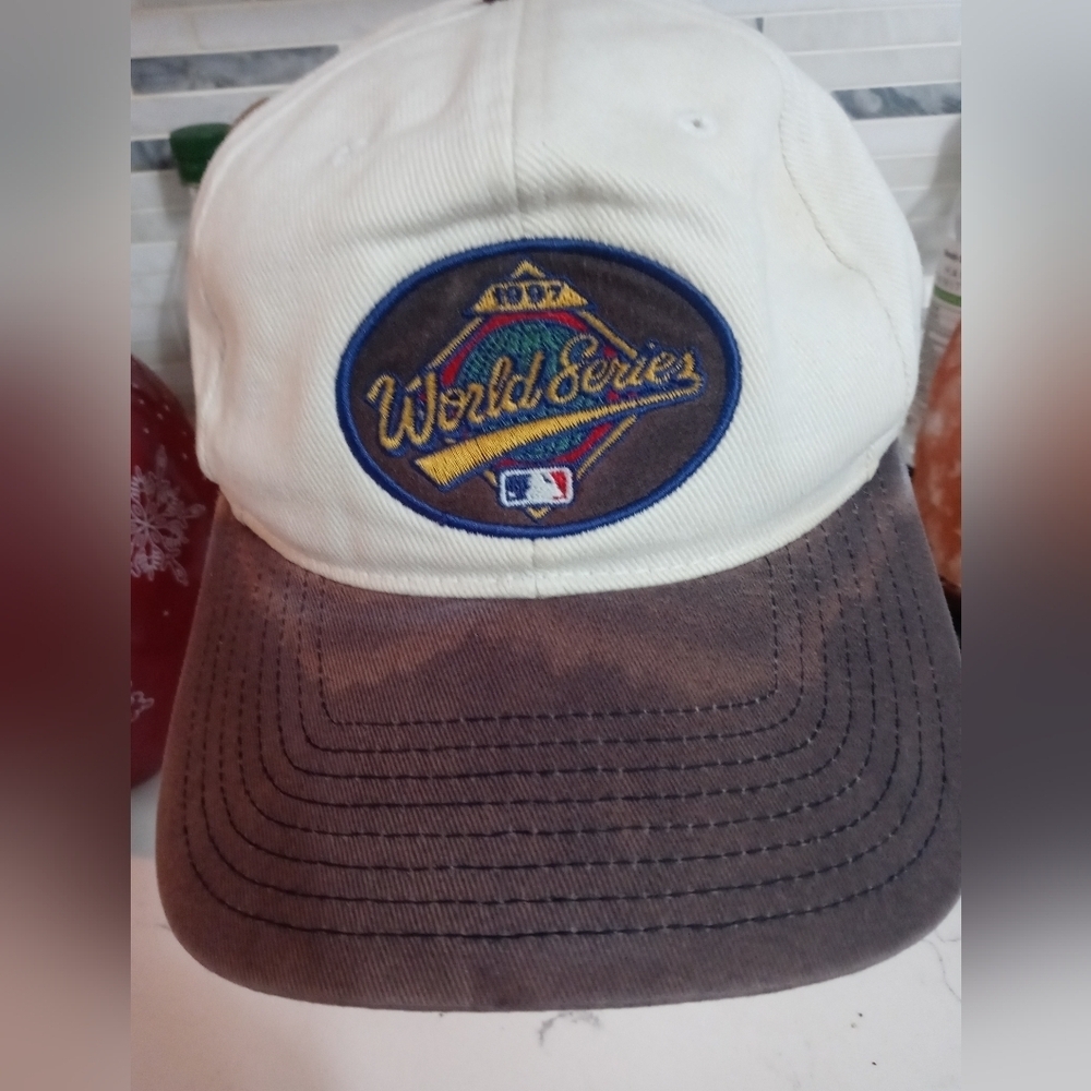 Vintage 90's MLB Genuine Merch. Florida Marlins world Series Champions Cap